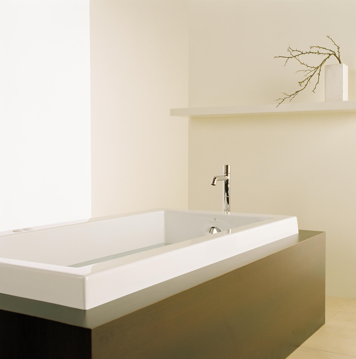 Bainultra Origami® 6032 Original Series alcove drop-in air jet bathtub for your modern bathroom Bainultra Origami® 6032 Original Series alcove drop-in air jet bathtub for your modern bathroom