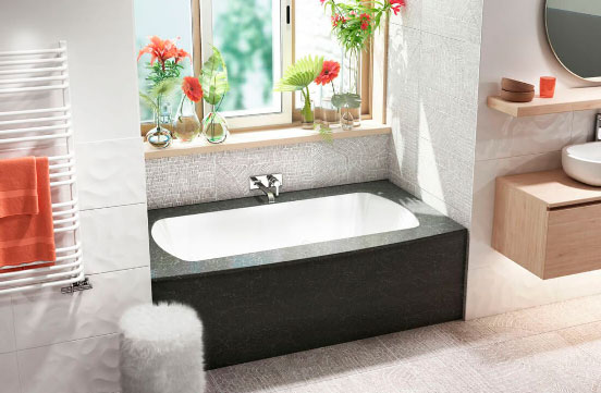 Monarch Grand Luxe Quartz skirt bathtub